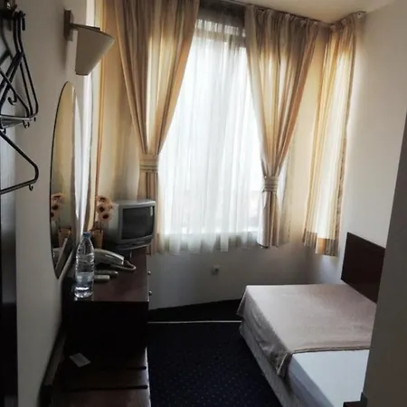 Solo Hotel 3*